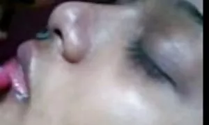 دختر روسی در چنل فیلم سوپر تلگرام کلاه زیبا